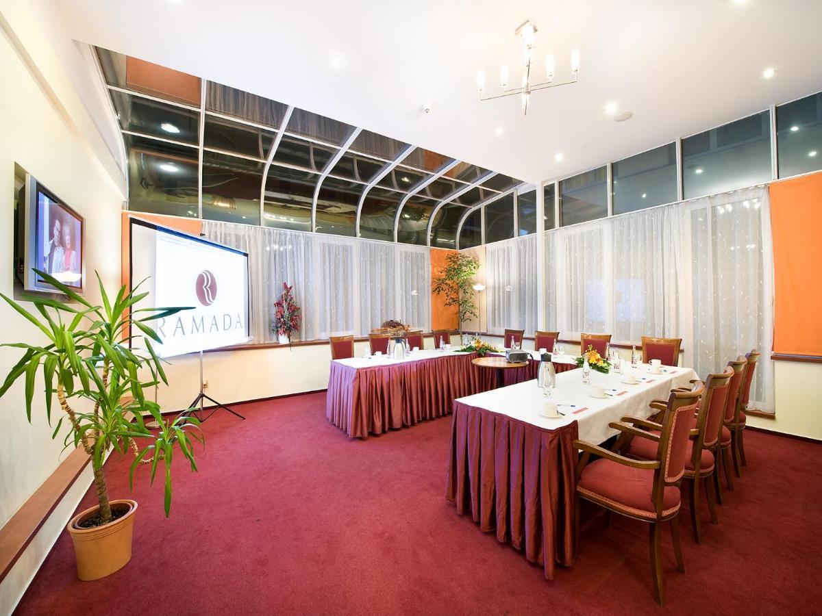 Ramada Prague City Centre Exterior photo