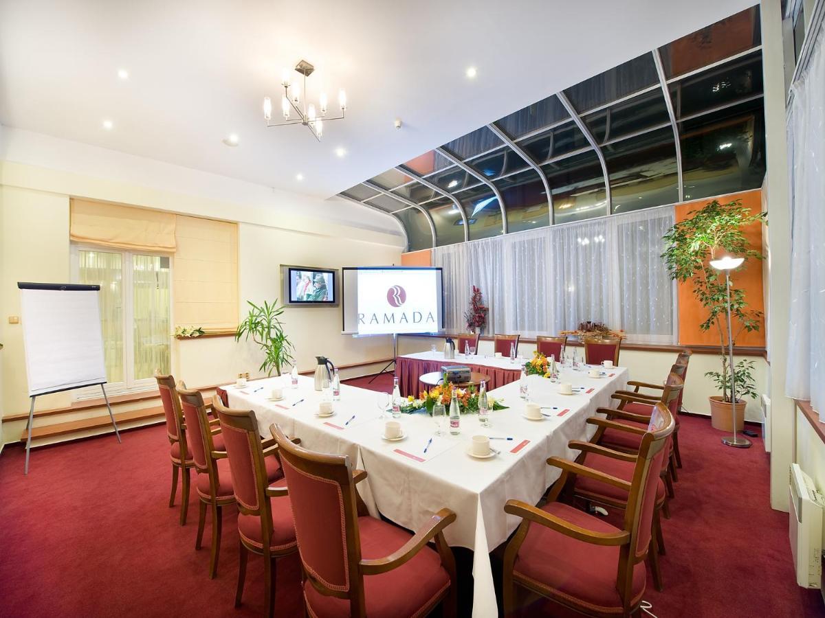 Ramada Prague City Centre Exterior photo