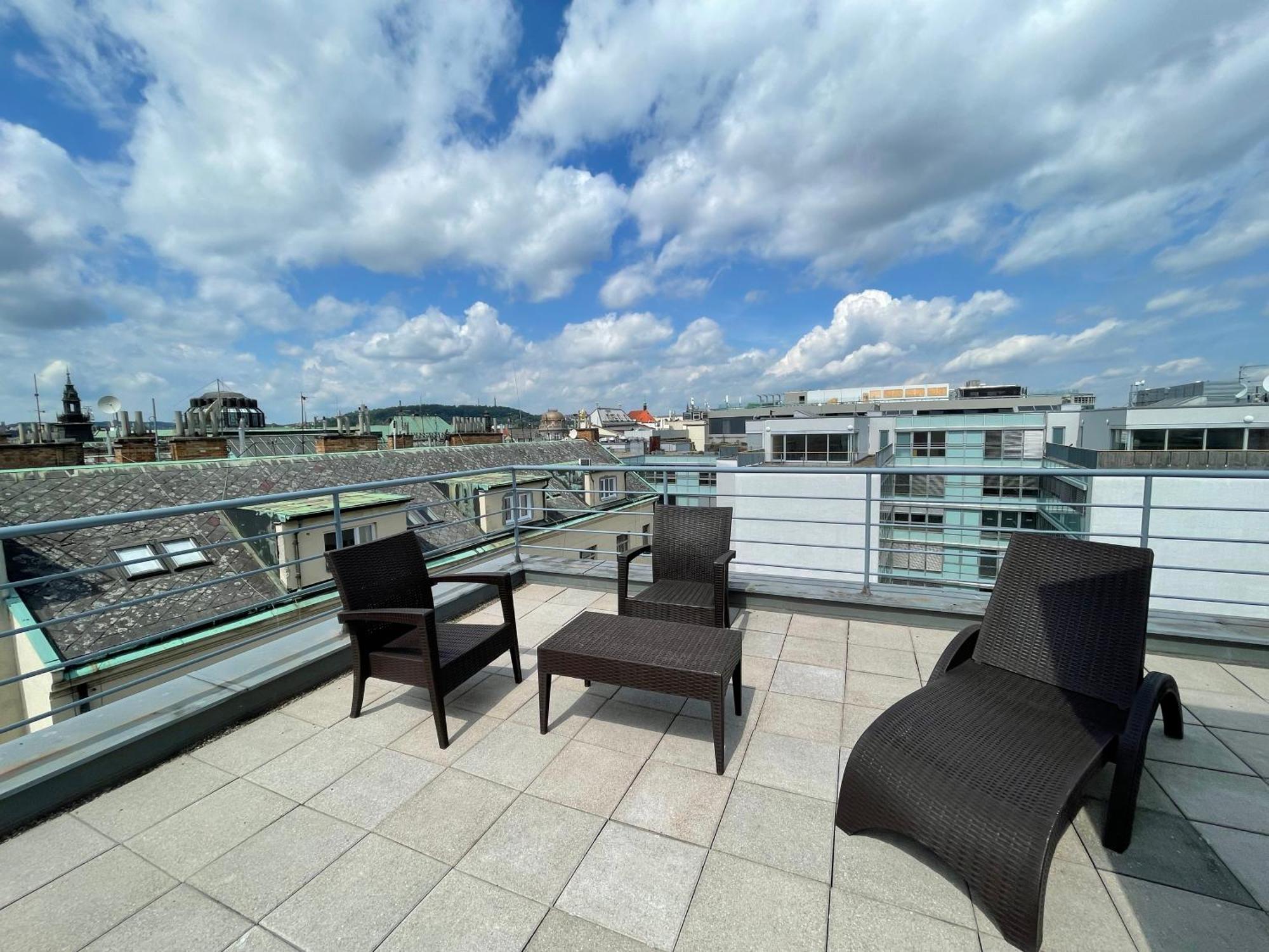 Ramada Prague City Centre Exterior photo