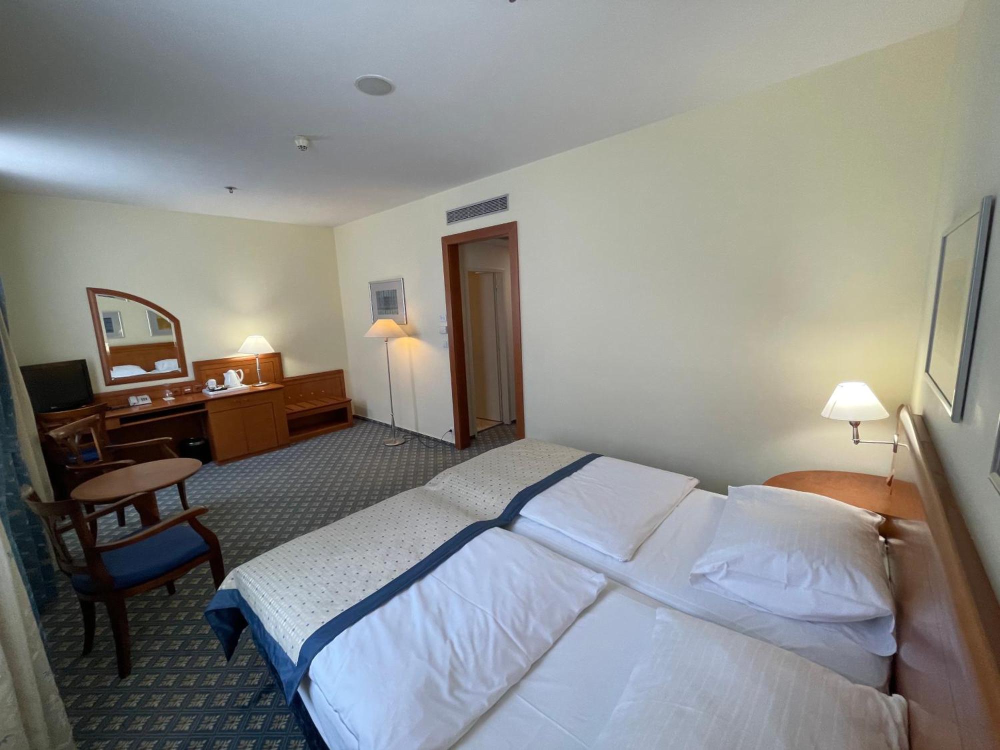 Ramada Prague City Centre Exterior photo