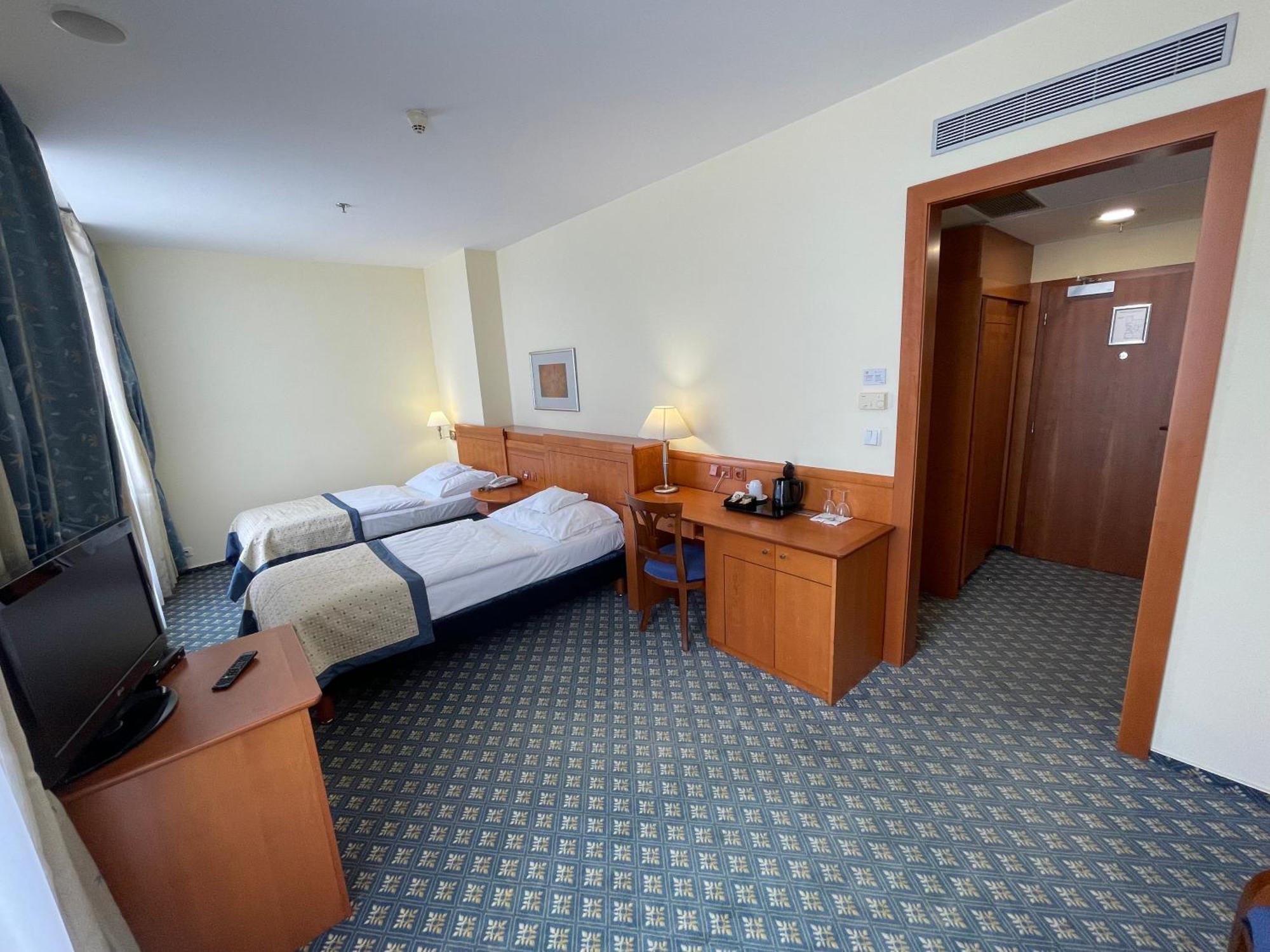Ramada Prague City Centre Exterior photo